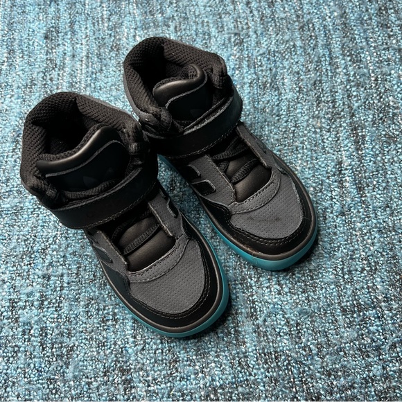 Adidas Toddler Ortholite High Top Sneakers in Black Blue Sole - Picture 2 of 8